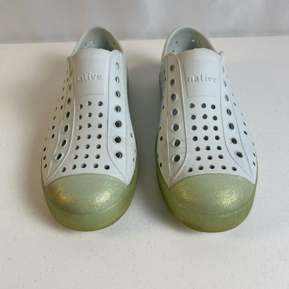 Native Shoes Jefferson slip-on sneakers white/glittery green toe Size 1 Unisex